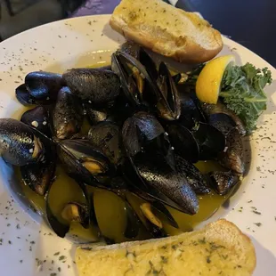 Blue muscles (green is also an option)