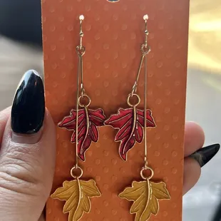 Hubby got me these gorgeous fall earrings from Wired for Beauty from ov parks holiday craft fair! Happy Thanksgiving!