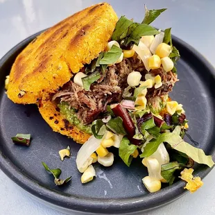 Bison corn sandwich (choginyapi)