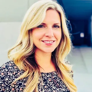 Laura L.
