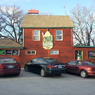 The old, historic Northwoods tavern located just over the Illinois border in nearby Lake Geneva, WI.