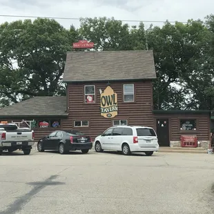 Awesome bar. Great food and phenomenal service