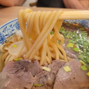 Medium round noodles