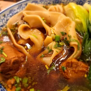Pork ribs with wide flat noodles