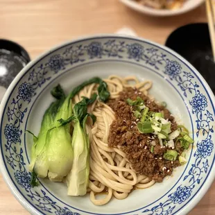 Spicy Ground Pork Dry Noodles