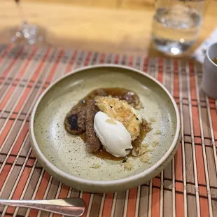 Creative dessert! Soy ice cream, egg pudding, mochi-like cake
