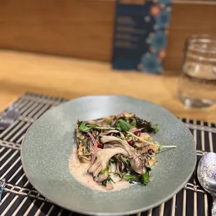 KOBAVASHIKE (Maitake mushroom, pea shoot, mentaiko sauce)