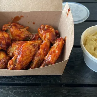 Wings and white mac cheese