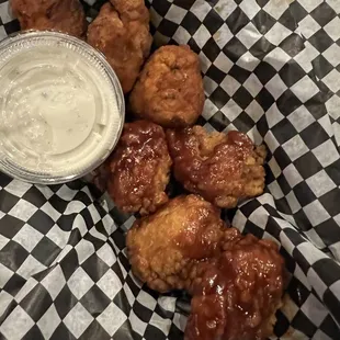 Boneless wings (tap style and bbq)