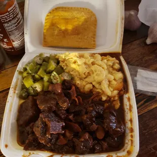 Small oxtail platter. I added a beef pattie