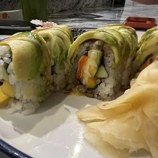 Mango, sweet potato and avocado sushi, soogood!