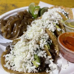 Tacos de bistek and pastor