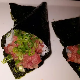 Yellowtail & Scallion Roll