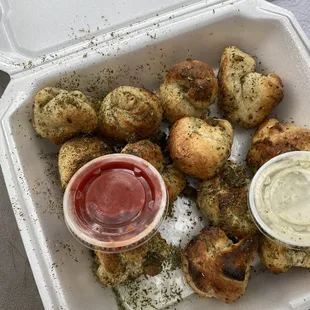 Vegan garlic knots