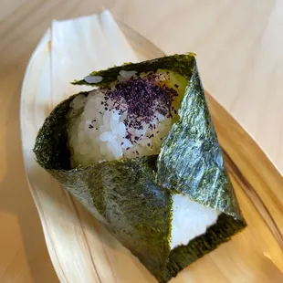 Umeboshi onigiri
