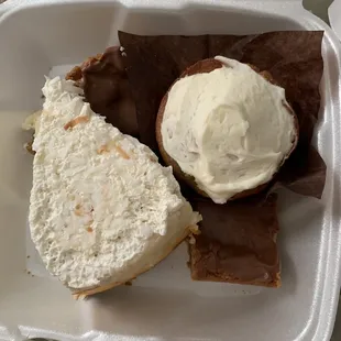 Coconut cream cheesecake, a blueberry muffin, and fudge peanut butter bars......drool  SO DELICIOUS