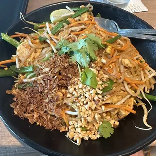 CHICKEN PAD THAI