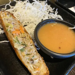 Lunch 1/2 pork egg roll