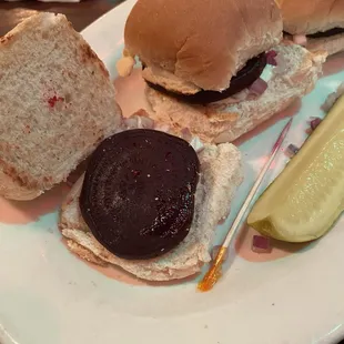 "Grilled" beet sliders