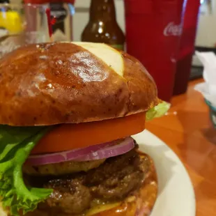 Medina Bee Hamburger