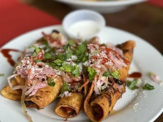 La Macarena Pupuseria & Latin Cafe