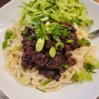 Minced Pork Noodle in Brown Sauce