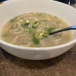 Pork with Chinese Cabbage Wonton Soup