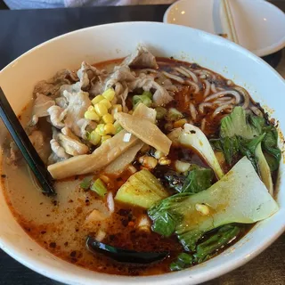 Spicy Premium Beef Rice Noodle