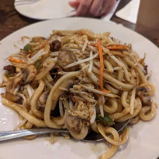 Black Pepper Beef Fried Udon