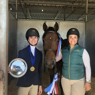 Daisey and Sela Champions in the Equitation and also Medal Winners!