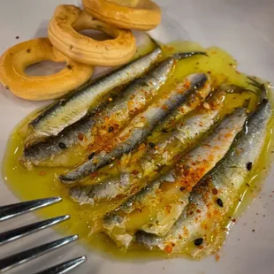 Anchovies with fennel crackers