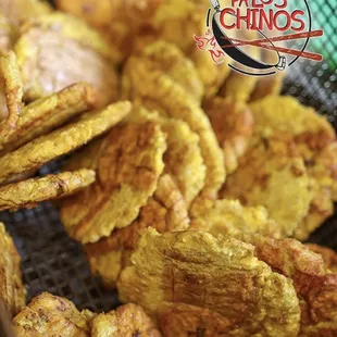  basket full of fried food