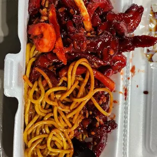  plate of noodles and meat