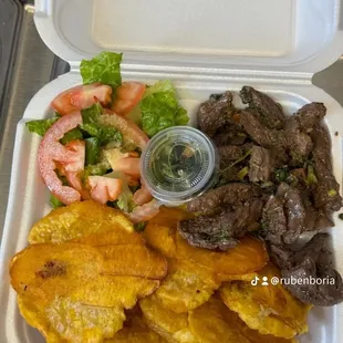 Skirt steak and tostones