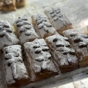 2.28.23 snow puffy..eh