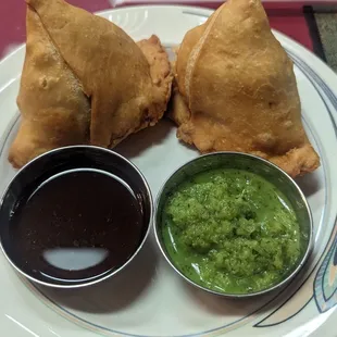 Two Pieces Vegetable Samosas