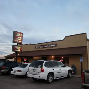 the outside of the restaurant