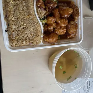 General Tso&apos;s Chicken Combination Platter