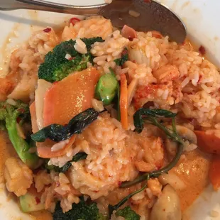 Seafood red curry