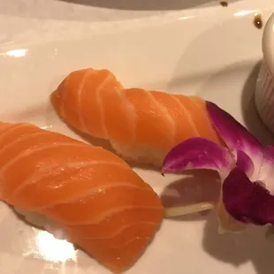 Salmon sushi