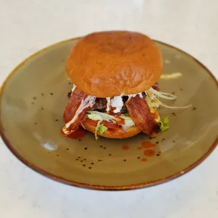 a bacon and lettuce sandwich
