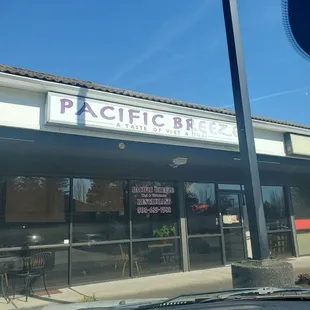 the outside of a restaurant