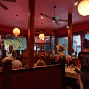 Great local SF gem in the outer Richmond. Many choices of seafood no red meat .