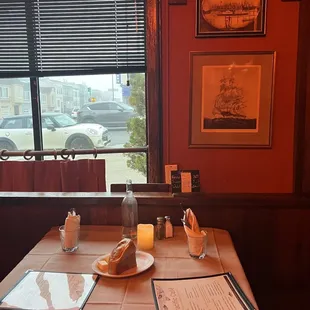 Romantic lighting and cozy tables