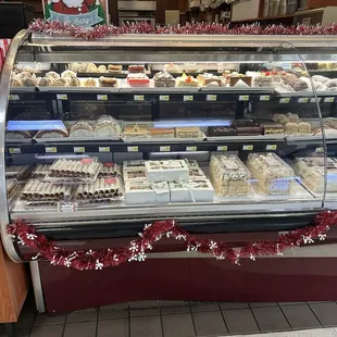 Bakery cakes