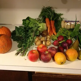 This weeks box contains pumpkins, delicious carrots, radishes, apples and more!