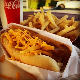 How they dog in the courtyard, sweet summer sweat. Some dog to remember, some dog to forget  Chili Cheese Dog Combo from #pchhotdogs