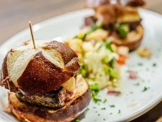 Pete's Restaurant & Brewhouse