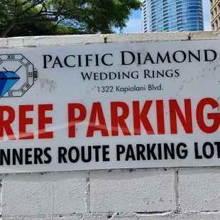 The parking lot is shared with Runners Route