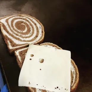 Pacific Diner Rueben... in the making!